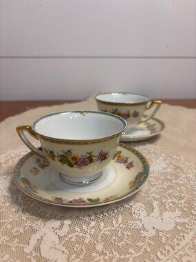 VTG Meito China Hand Painted Madrid Pattern Teacups and Saucer Set of 2